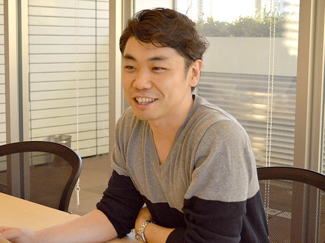 代表取締役・尼口友厚氏
プロデューサーとしてサービスの企画開発をリードする傍ら、海外の差別化されたWebサービスを毎日ブログで紹介する一面も。