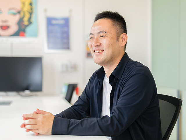 代表取締役　菅澤英司氏
2005年に同社を立ち上げた創業社長で、最近は「つよつよチャンネル」のYouTuberとしても活躍する。