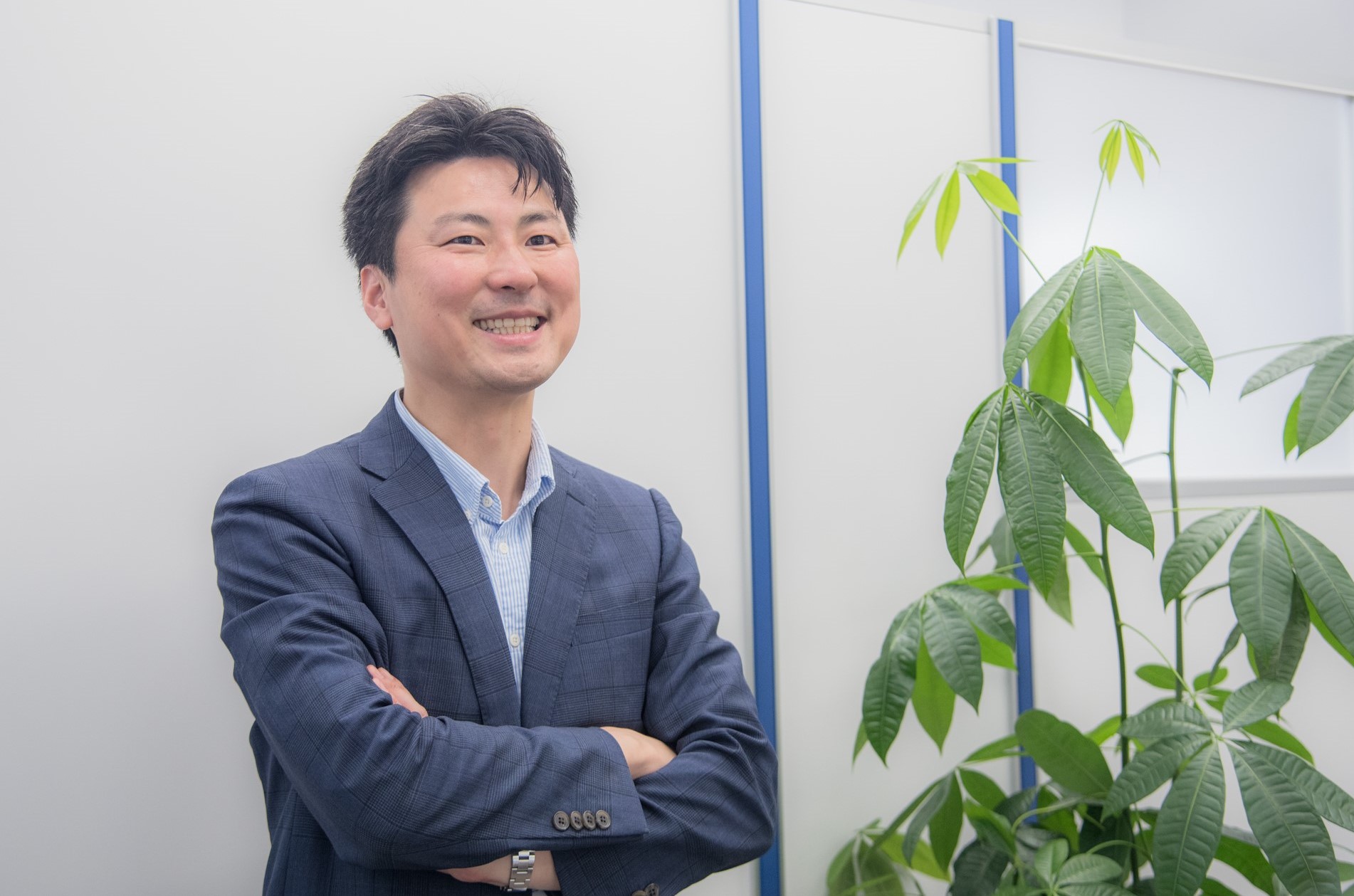 代表取締役　東山 隆幸
前職で共に働いていたメンバーとともに2016年3月に同社を設立。以後成長を牽引している。
