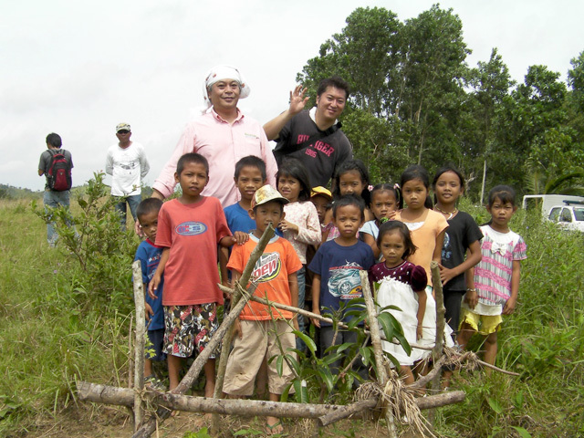 CSRの一環であるフィリピンでの植林活動。
