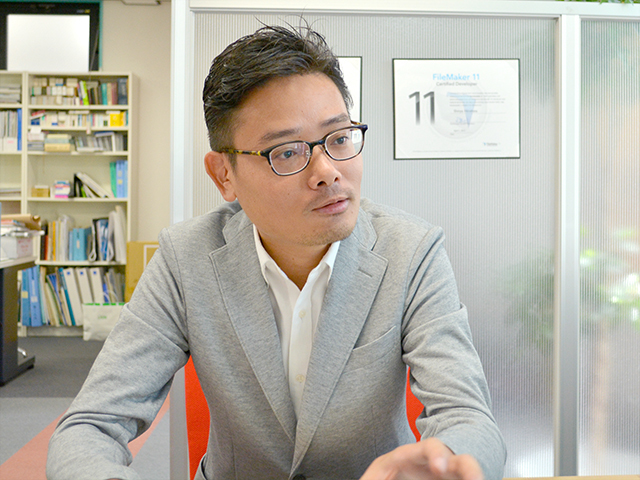 代表取締役・亀甲氏
2014年に社長に就任し、新体制のもと第2創業を牽引する。