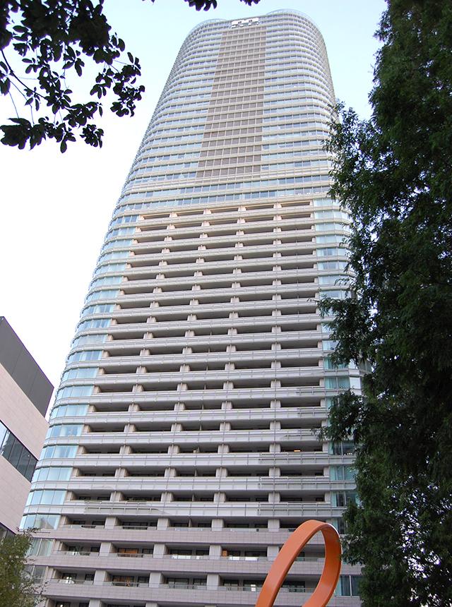 緑と自然に囲まれた都会のオアシス。
通勤や散歩するだけでも癒しになります。