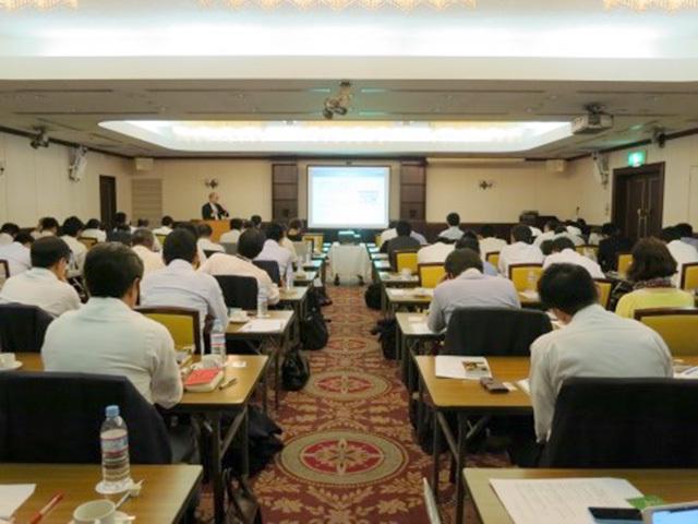 毎月20000人以上が受講する同社のeラーニングコンテンツを持つ。「より多くの皆様に教育の機会を」というのがモットーだ