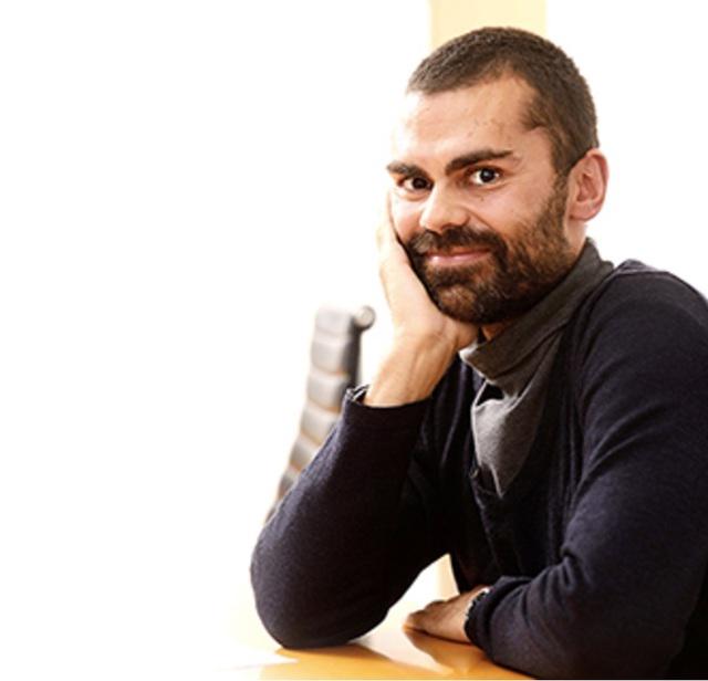 代表取締役のイバイ・アメストイ氏。フリーランスを経てマーベラスエンターテイメントにてローカライズディレクターとして活躍、2008年にAGM社設立。