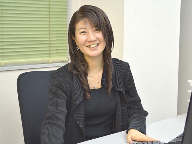 女性社員も活躍！
自然とコミュニケーション能力も高まるお仕事です。