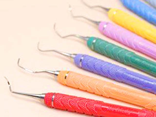 これまで全国の歯科医の業務を支えてきた同社。同社の商品調達網は20カ国800社に及ぶ