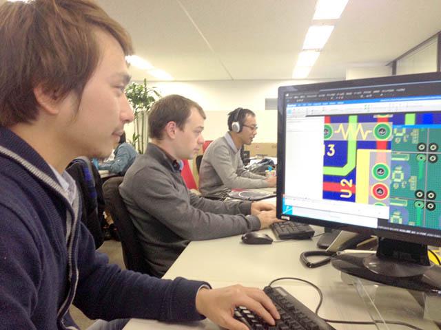 開発中のエンジニア達。
クライアントへの"トータルでのIT化"支援を行うためICTソリューション事業部を設立。