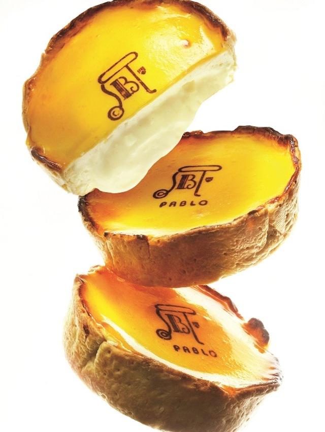 偶然できたという看板商品のとろとろのチーズタルト。どの店舗でも行列が後を絶たない。