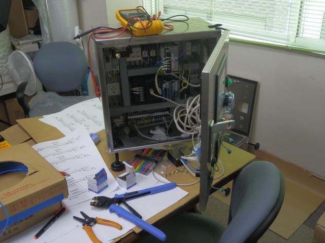 機械設計を担当しております。
ぜひ一緒に設計開発を楽しみましょう！