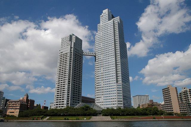 東京本社(聖路加タワー)は昼も夜も眺望は抜群です!