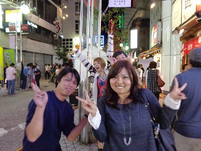 毎年恒例の社員旅行での1コマ