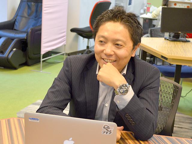 社内はフラットな雰囲気で経営陣とも近い距離で働くことができる。