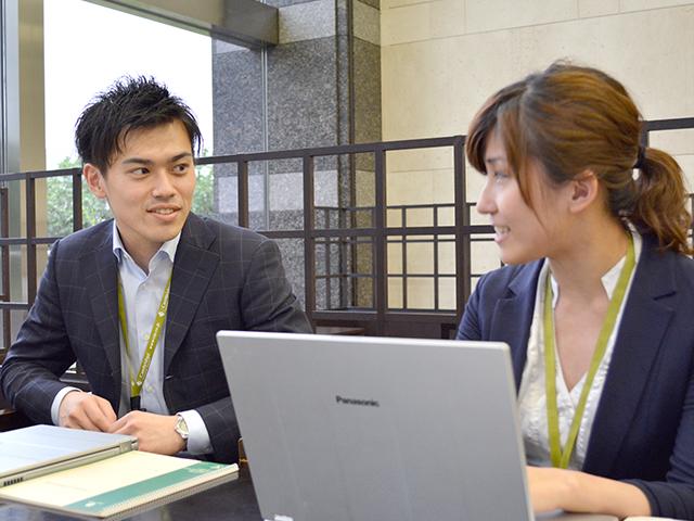 「実はコンサルタントの経験者はほとんどいません。元エンジニア、建築士や料理人、経営企画など、全くの畑違いから入社して活躍している社員もたくさんいます」(影山氏)