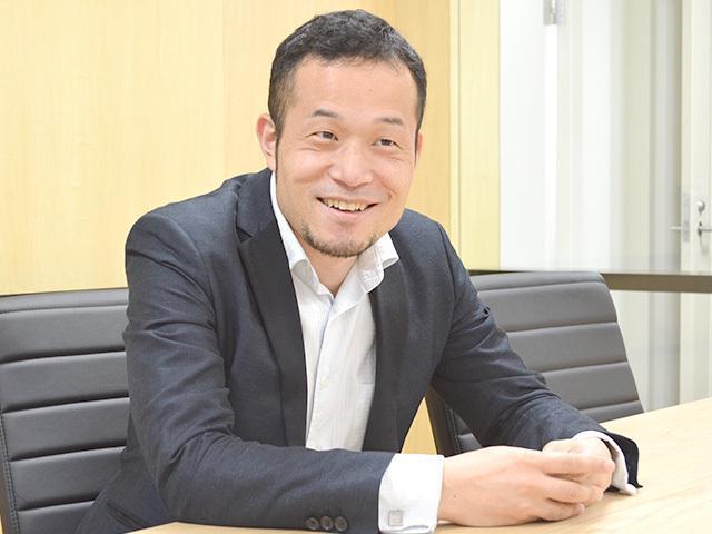 2014年2月にハードウェア開発という課題を村田製作所の協力を得る形でクリア。2015年2月、『CLIP』の試作機を完成させ、現在に至る。大量生産は2016年の予定だ