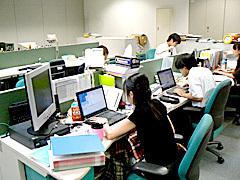 PLMのブレインとして<br />顧客の信頼の厚いスタッフたち