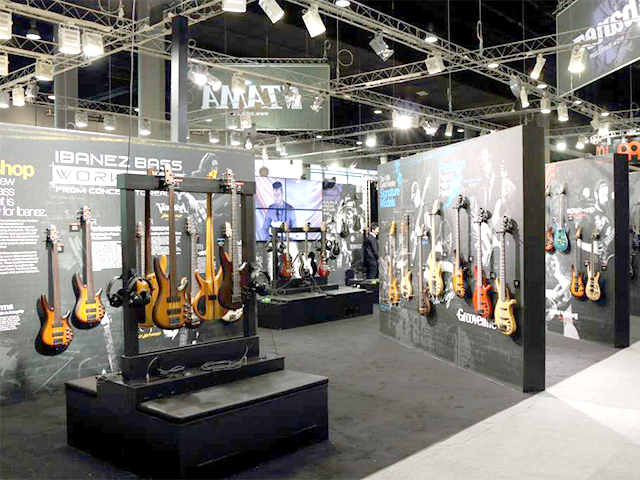 欧州随一の楽器見本市「独ムジークメッセ」に於ける同社ブースIbanezコーナー（2014年春出展時）。世界中からミュージシャンや楽器関係者、ヨーロッパ各地からコンシューマーが訪れる。