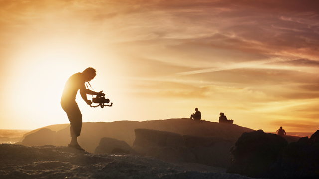 撮影は全国から海外まで幅広く