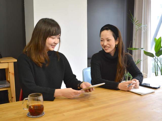 社員の定着率が高くフラットな社風の同社。
代表の池田氏は、創業から5年くらいはあらゆる仕事にからんで口を出していたが、それ以降は一転してすべてを任せているという。