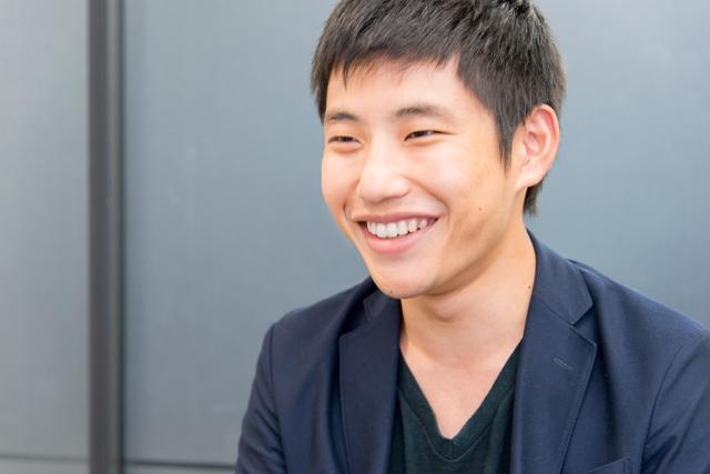 代表取締役社長・飯塚勇太氏
サイバーエージェント内定者4名で起業をする際に一番年下ながら満場一致で代表にノミネートされ、シロクを設立。