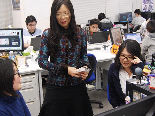 フラットな組織づくりが反映されている社内。コミュニケーションも頻繁で、正しい意見は採用される。そんな環境下で日々活発に議論が展開される。