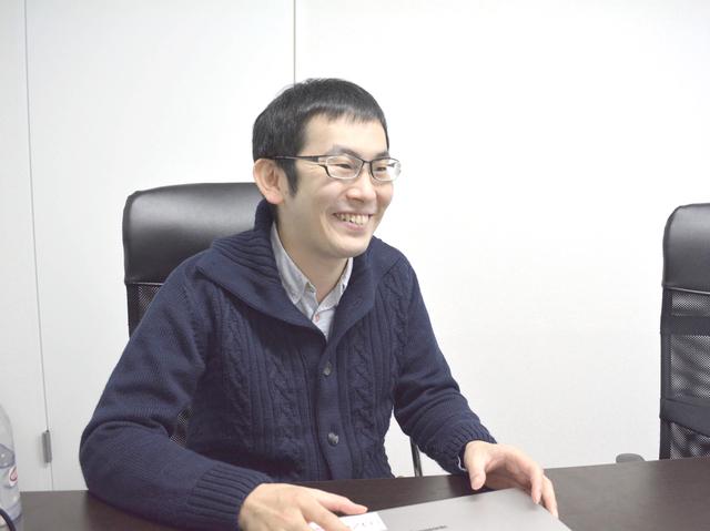 デザインの細部にもこだわりを持ち、男性も女性も共に楽しんで使って頂けるメディア作りを目指す早川氏。