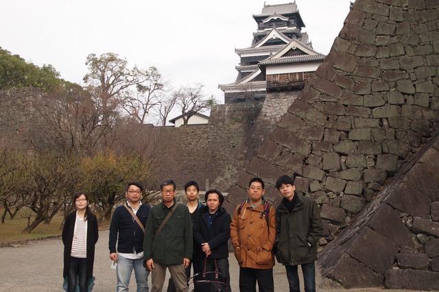 平成27年度の慰安会は熊本に行ってきました!　名物の馬肉で盛り上がりました。