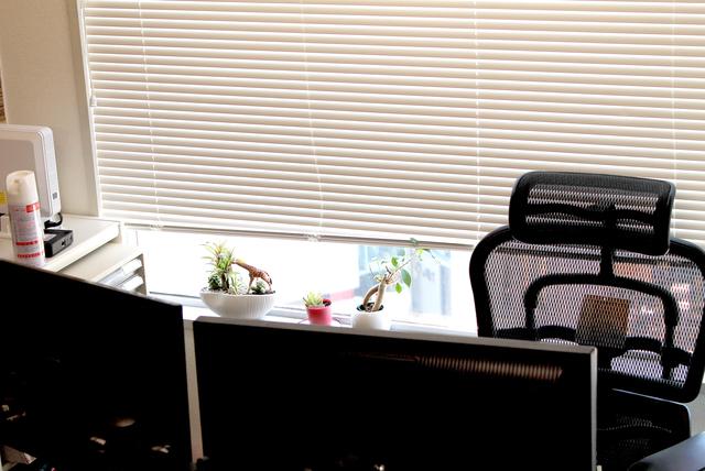 「誰か自社HPのリニューアルをお願いします。急務です。」（従業員一同）