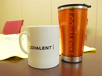 自社オリジナルグッズのマグカップやタンブラー