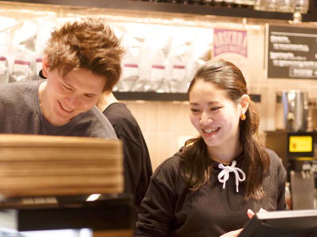 店舗のスタッフが働きやすくなるよう、システムを考えます。