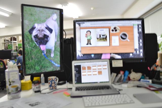 サーバーエンジニアのデスク