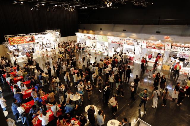 景気の回復とともに外食産業も市場規模が拡大。より優雅な時間が過ごせる店舗が好まれるようになり客単価も上がっている。この追い風に乗り中軸事業の広告代理事業を拡大する考えだ。