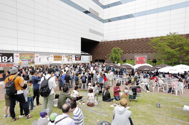 リクルート社で13年間人材採用領域のビジネスに関わってきた今富氏。食をというジャンルに培ってきた力を使って開拓していった。『フードスタジアム』やオーナーズクラブFLAT6“エフロク”など独自の手法を用いる