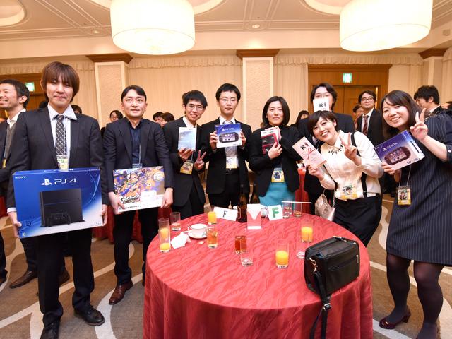 メンバーがゲーム好きということもあり、ゲームの話で和やかに盛り上がるという。