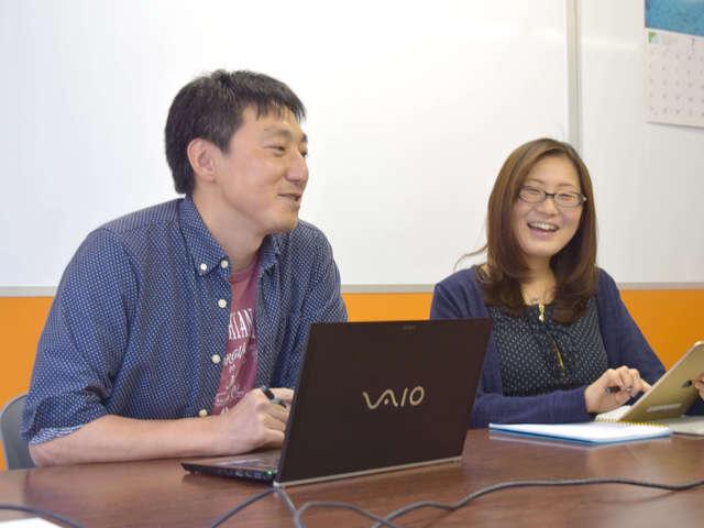 エンドユーザーとやり取りをする機会が多い同社のメンバー。チームで議論しながら、案件を行っていく。