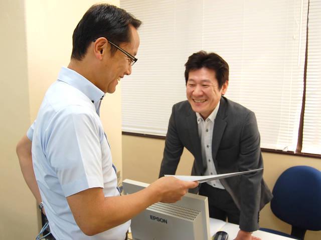 現在開発メンバーは、代表取締役の風見氏（写真右）を含め10名。業績も設立以来順調に伸びており、案件は増加傾向にある。