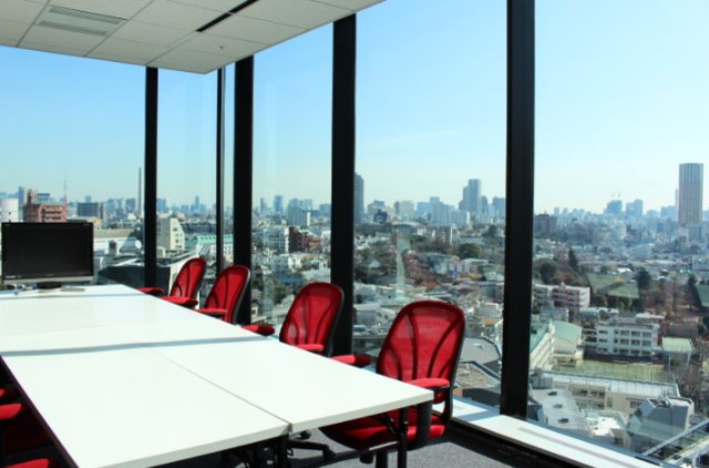 眺望のよい開放感のあるオフィスです