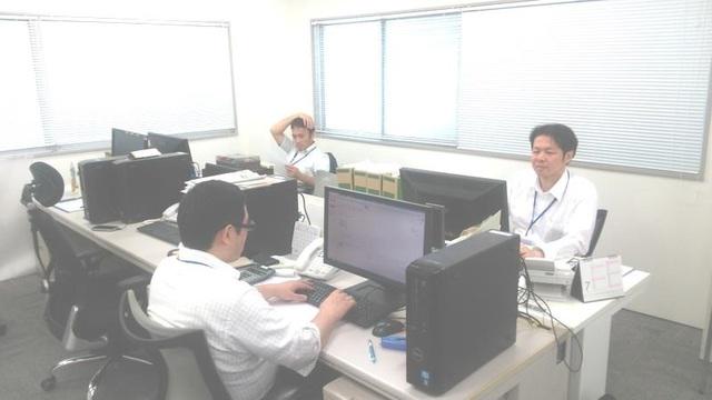 リラックスしながらも、集中して業務を行うメンバー