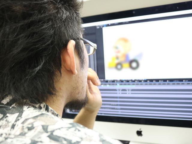 現在の流行を知り、世情や人々の趣味嗜好等あらゆる情報を加味して、次に流行るのはどんなものなのかを考えていく。