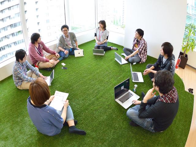 社内では、サービスをより良くすべく、日々議論が行われている。