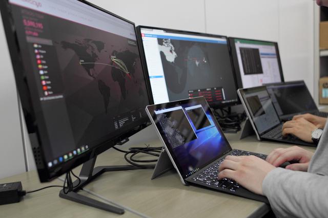 社内にSOC、データセンターやラボを設置。セキュリティのプロフェッショナルへ。