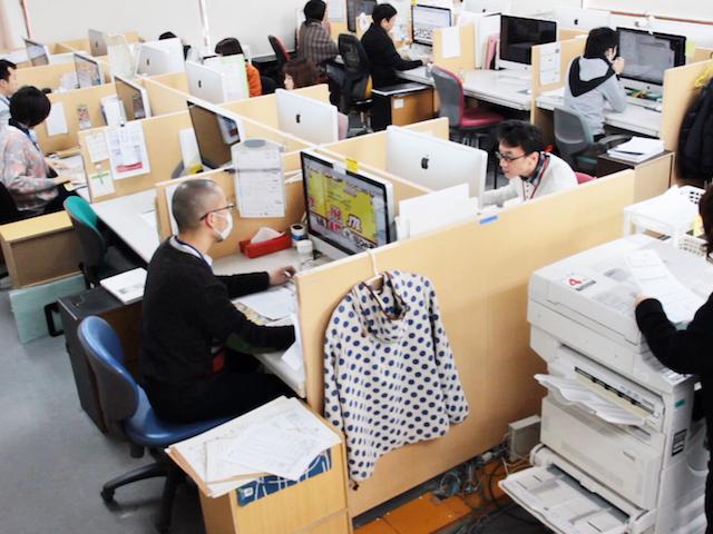 強みは、販促物や広告などの企画・デザインから制作まで、グループ内で一貫対応できることです。