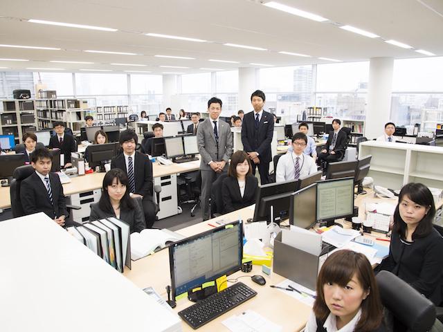 事務所全体の平均年齢は30代前半で、フレッシュな人材が多く、明るい雰囲気だ。