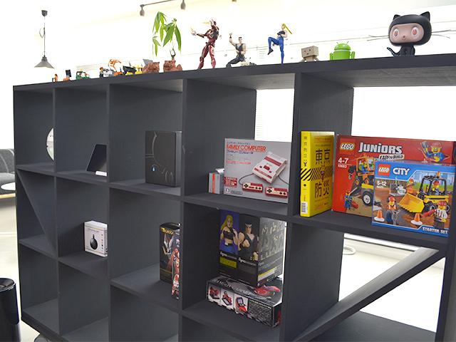 クライアントとの打ち合わせには、小松氏が同席しその場で質問されたことに対して、その場で答える。一度の打ち合わせで完結できるスピード感を大切にしていることが顧客の信頼を強めている