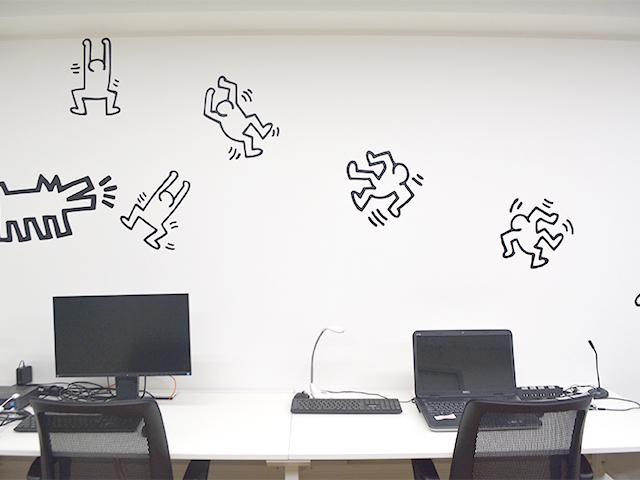 ５年後を目途に、小松氏は「IT業界に特化した何らかの自社サービスを提供したい」と語る。営業から開発、コンサルティングまで社員ひとりひとりが独立したプロフェッショナル人材として活躍する姿を思い描く。