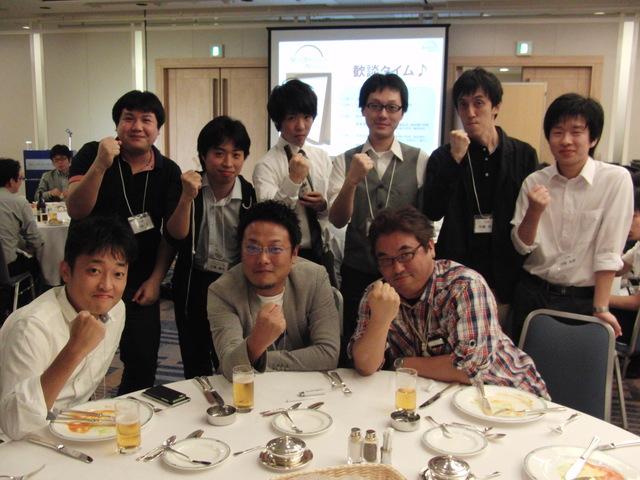 四半期に一度、全体会議で会社の状況を共有する