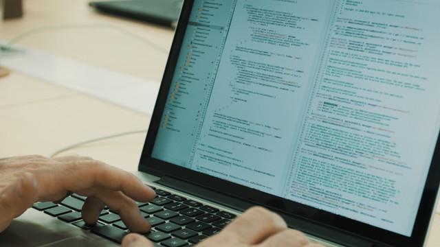 SESと受託開発の二軸をバランスよく展開している点は同社の大きな特徴