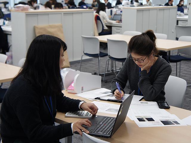 ミーテイングでは、様々なアイディアが飛び交う。