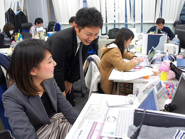 事業部や課を超えて強力連携し顧客満足の最大化を目指している。