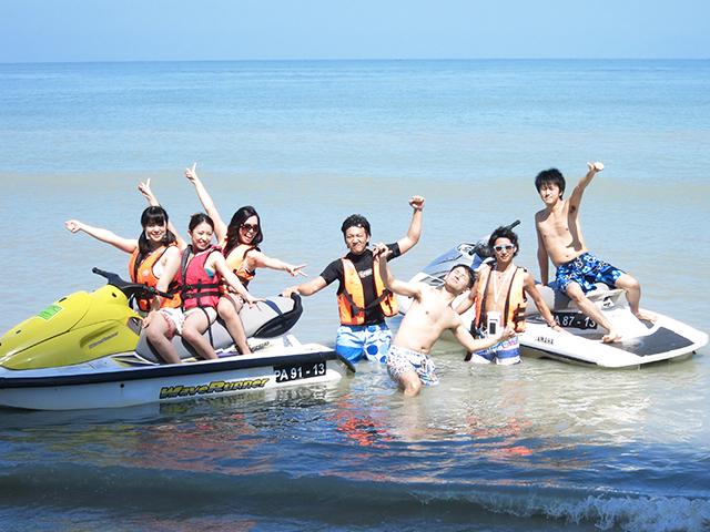 家族同伴の研修旅行に行き、リゾート施設を体験するなどして学ぶ機会を設けているのも特徴的だ。