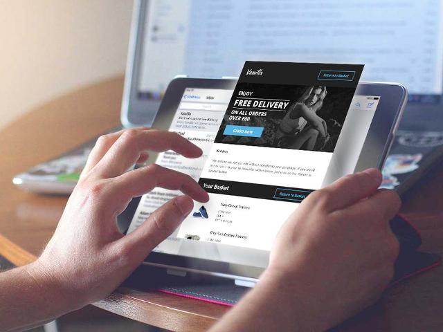 注文の途中で離脱したユーザにメールを送信し、再帰・コンバージョンまで誘導する（写真は製品イメージ）。